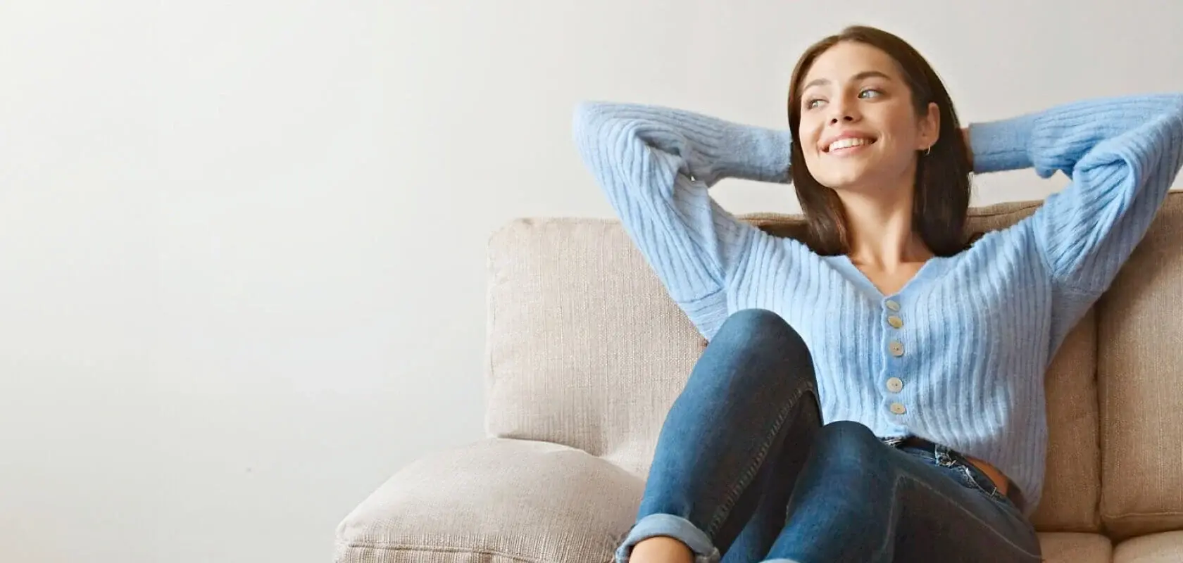 people-sitting-on-chairs-in-front-of-table-Qngdf0kgGB4-_1-optimize-1